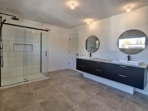 Ceci est une photo de la salle de bain, modèle Blü garage